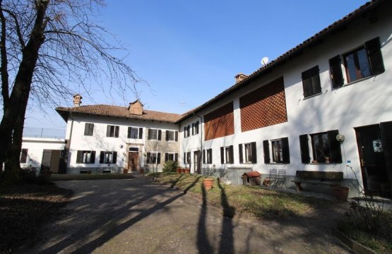 Vendita Casale Zona tranquilla Neive Piemonte