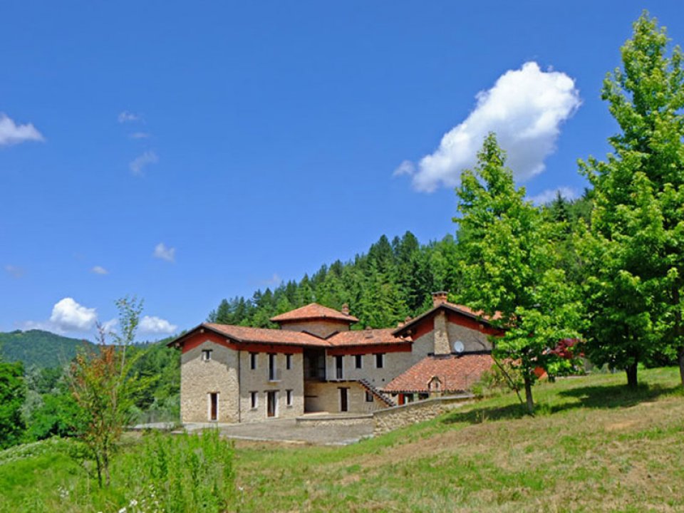 For sale cottage in quiet zone Niella Belbo Piemonte foto 1