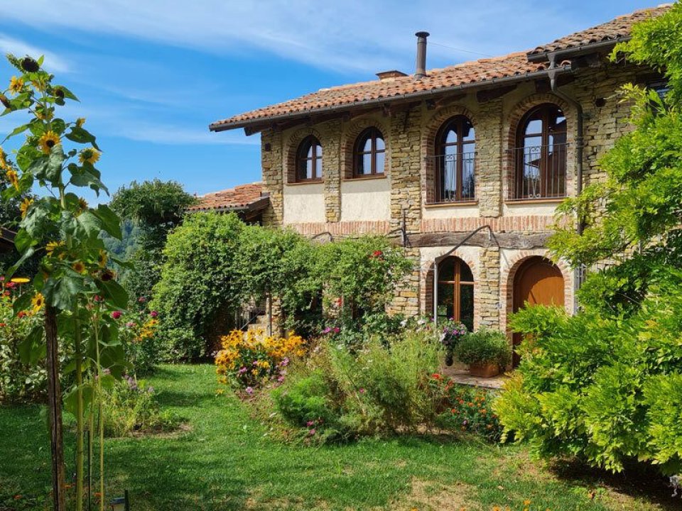 For sale cottage in quiet zone Murazzano Piemonte foto 1